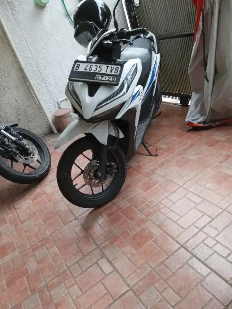 Vario 125 putih 2018