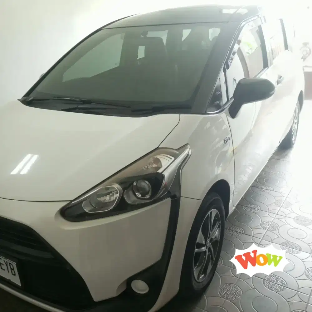 Toyota Sienta 1.5 MT
