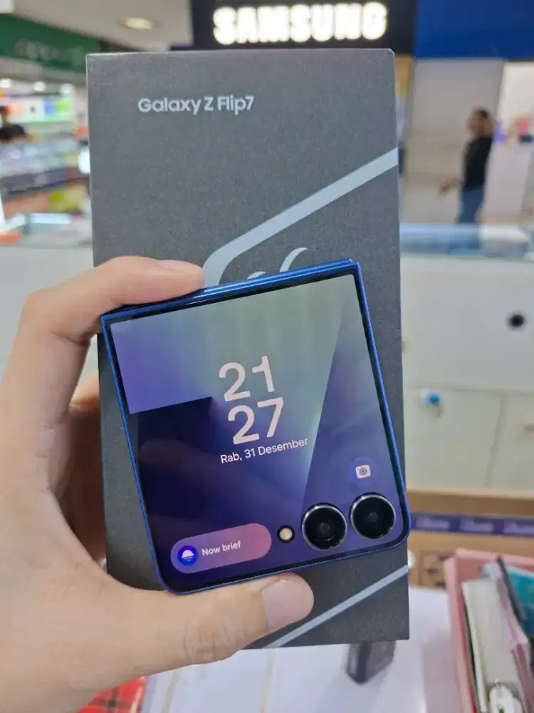 Samsung Z Flip 7 5g ram 12/256gb garansi 9bln mulus