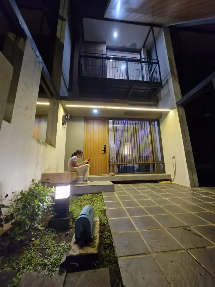 Disewakan - 2BR Rumah BSD Cluster Fleekhauz R (Furnished)