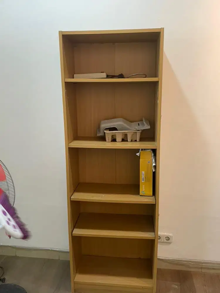 DIJUAL BORONGAN LEMARI & MEJA