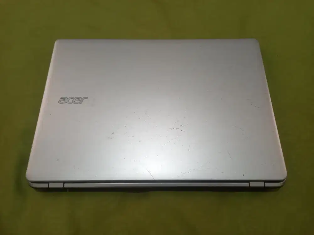 Netbook Acer Aspire V5 intel celeron ada minus dibaca