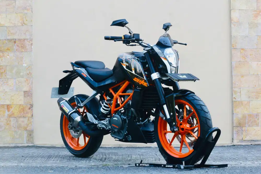 KTM Duke 250 ABS like new MT25 Z250 CBR250 versys250
