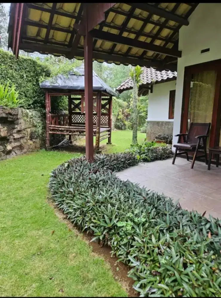 Villa Grand Trawas Mojokerjo tenang terawat furnished siap huni