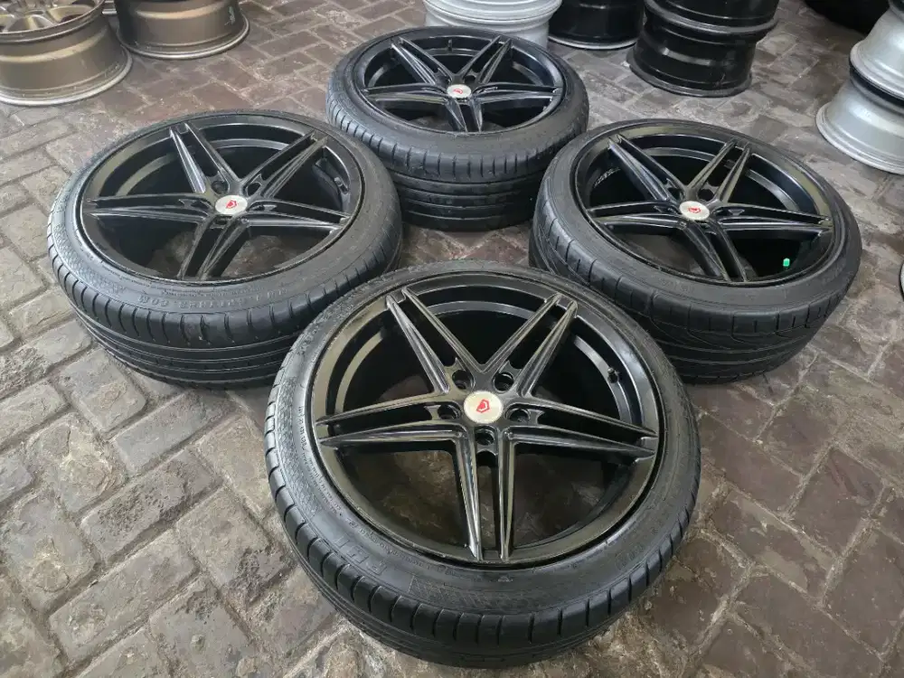 Velg VOSSEN Ban 90% R18 Innova Reborn Zenix Rush Terios Camry Alphard