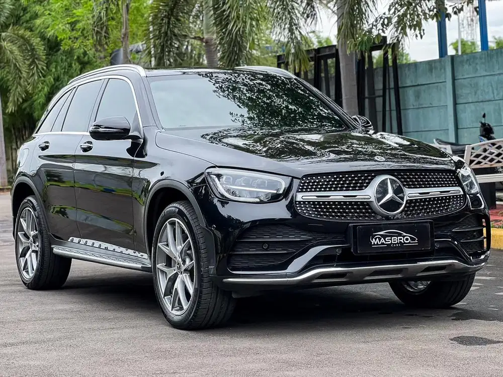 GLC200 AMG Facelift 2022 19rb Miles tangan pertama like new no minus