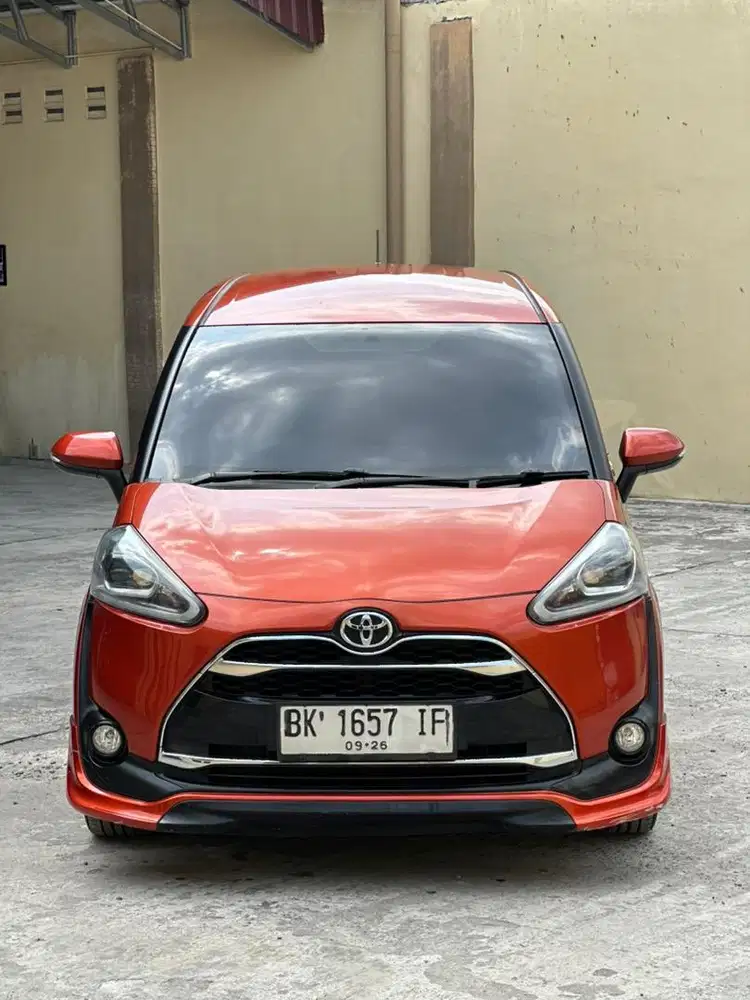 Toyota sienta q cvt 2016