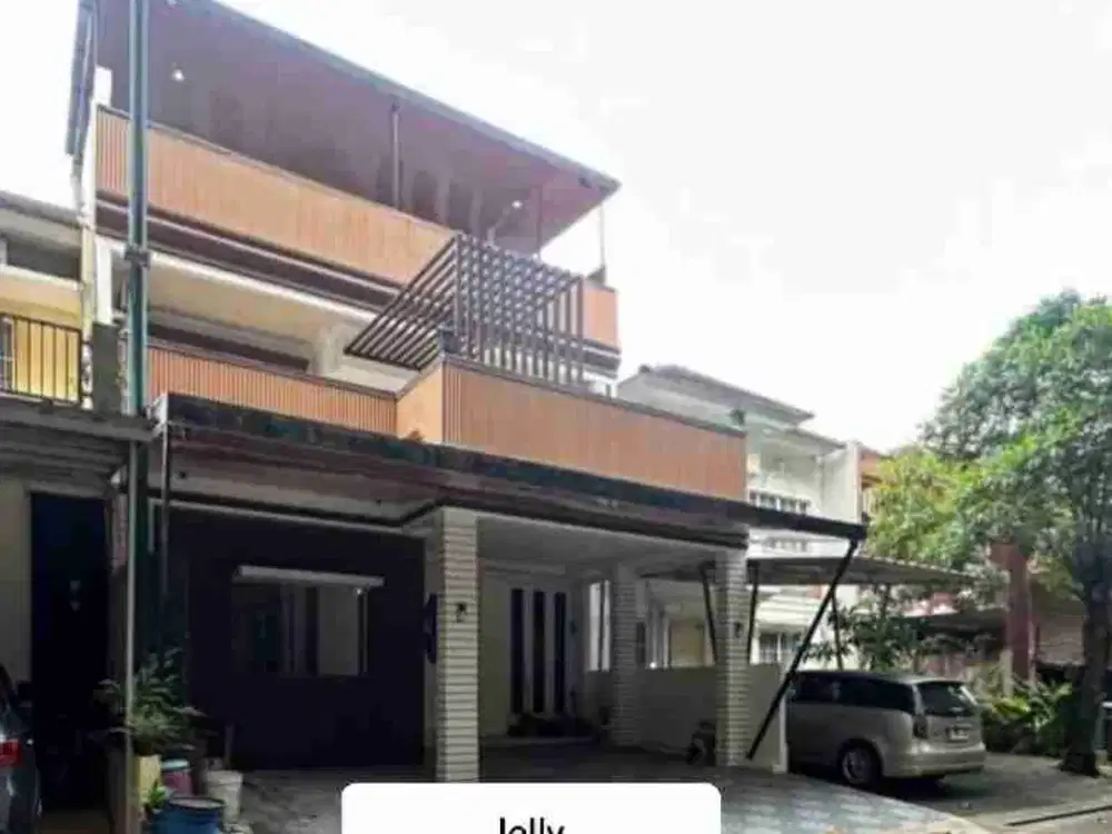 Rumah 3 Lantai Jual Cepat di Kota Wisata