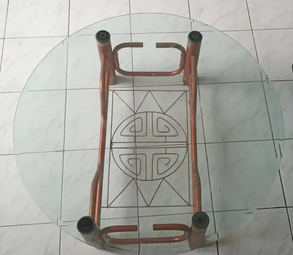 Meja kaca yg cukup tebal dan cantik untuk ruang tamu