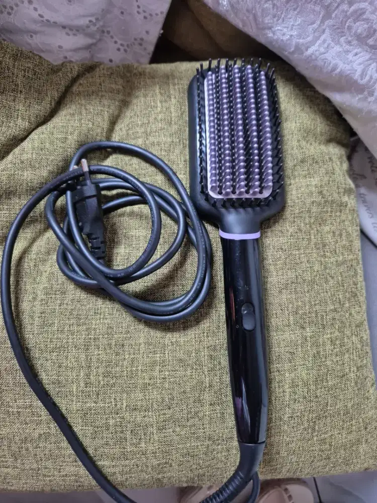 Sisir Catok  Philips