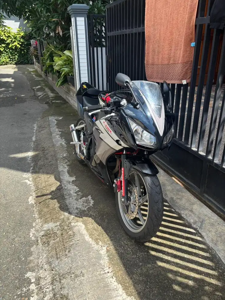 Honda CBR 150 R