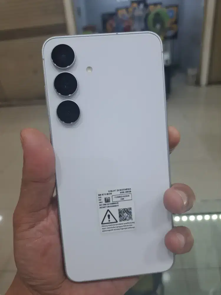 SAMSUNG S25 FE 5G 8/256  garansi nov26