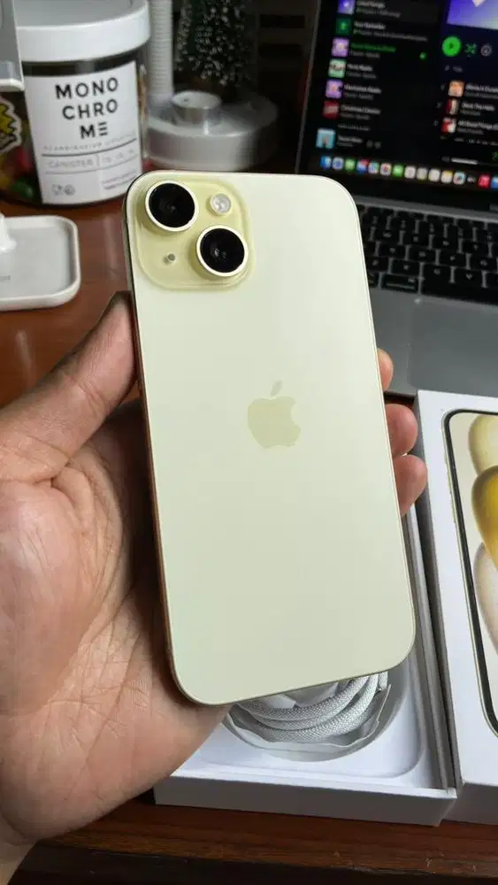 iPhone 15 128 Gb Yellow Garansi Ibox