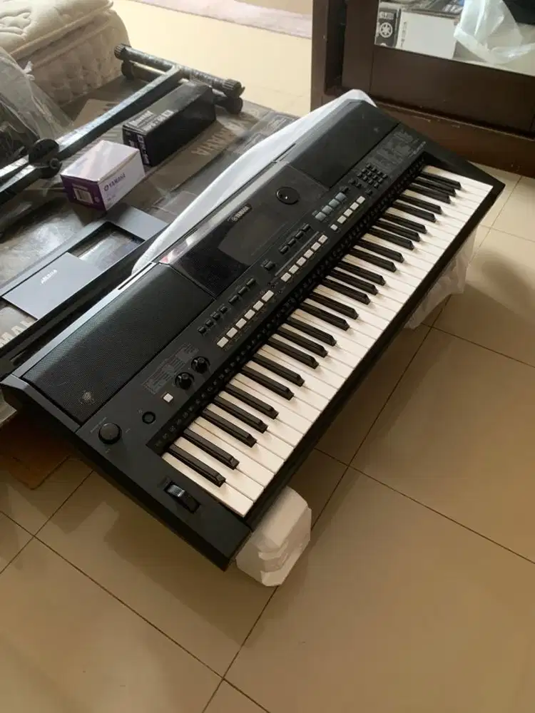 Digital Keyboard YAMAHA PSR E433