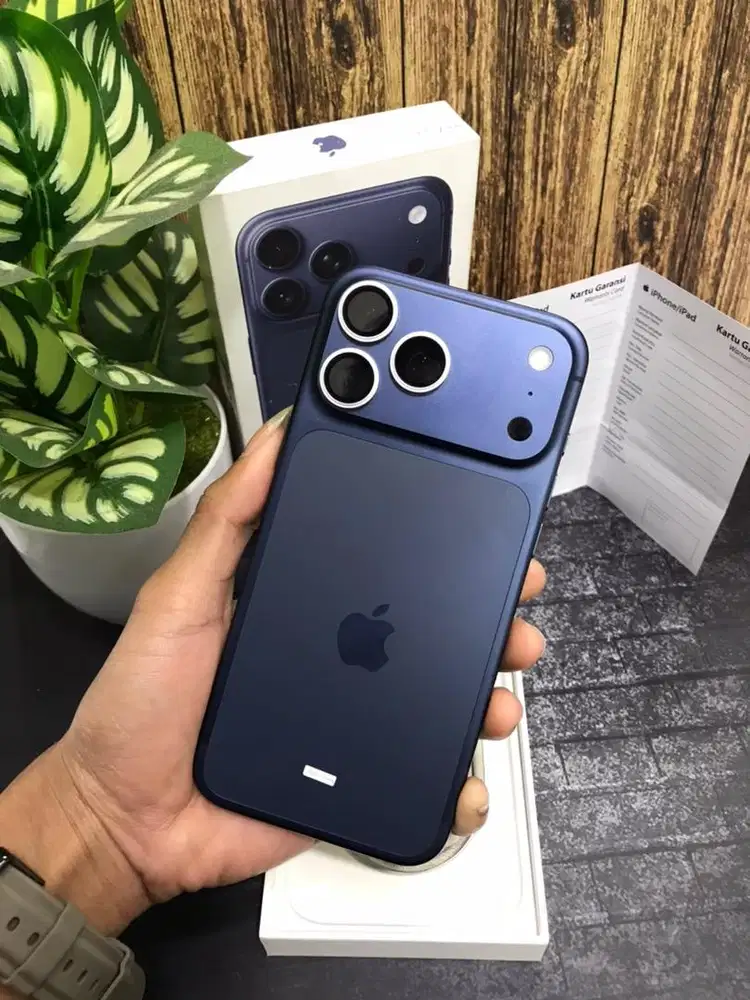 Iphone 17 pro max 256gb blue second like new