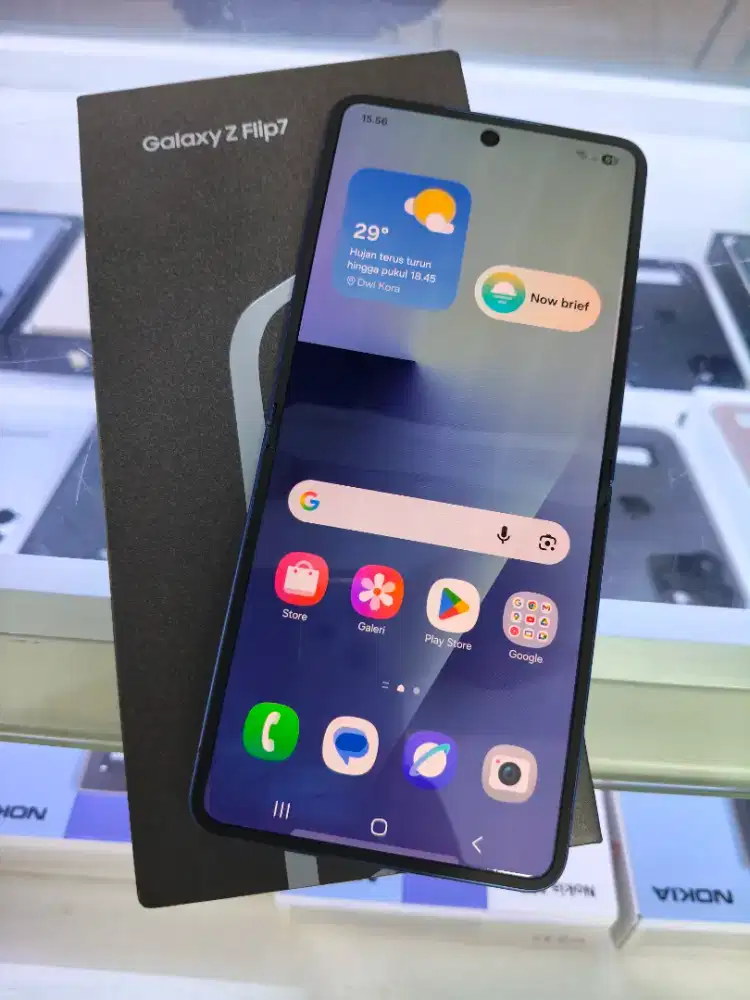 Samsung Galaxy Z Flip 7 12/256 Bekas Garansi sampai September 2026