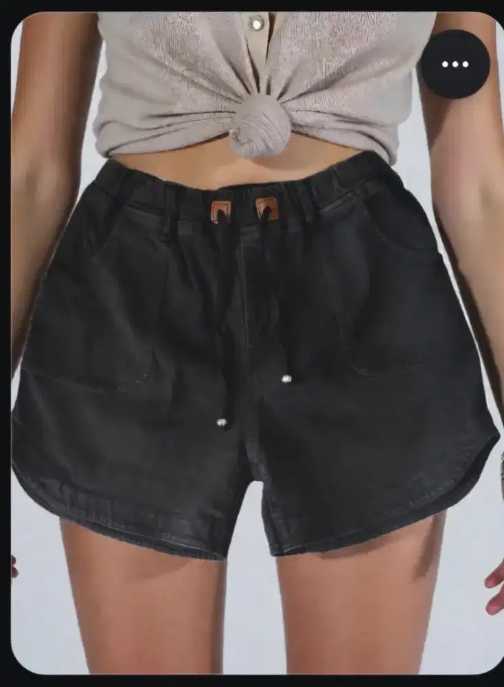 Celana jeans pendek wanita