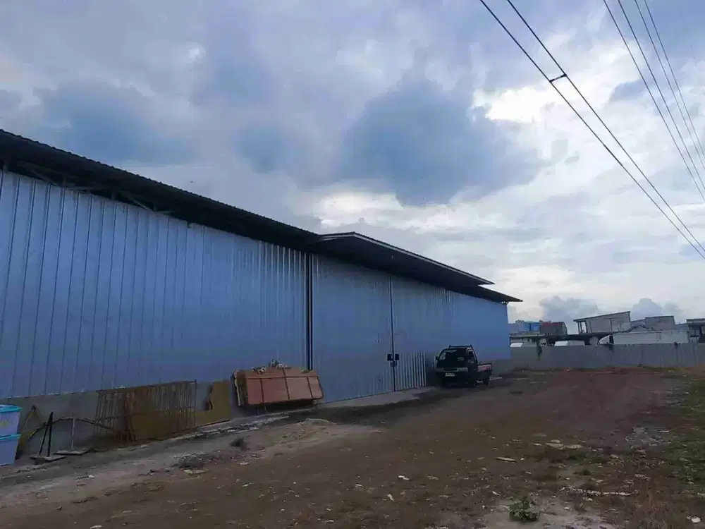 Di sewakan  Gudang  gandeng  siap pakai  di Rorotan Jakarta  Utara.