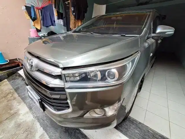 Pajak Panjang - Toyota Kijang Innova 2.0 Q Bensin-AT 2015 Hijau