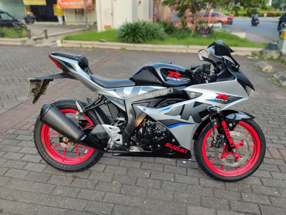 SUXUKI GSX 150R 2018 KONDISI MANTAPP