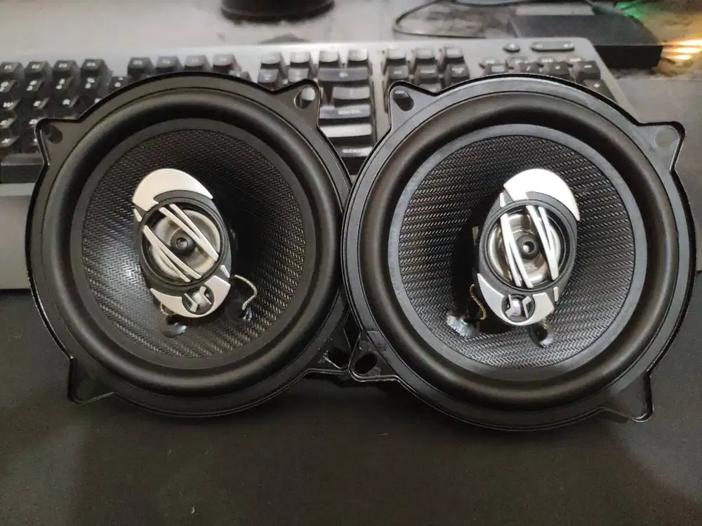 Speaker Coaxial Mobil 2-Way 5.25 In 180W Max