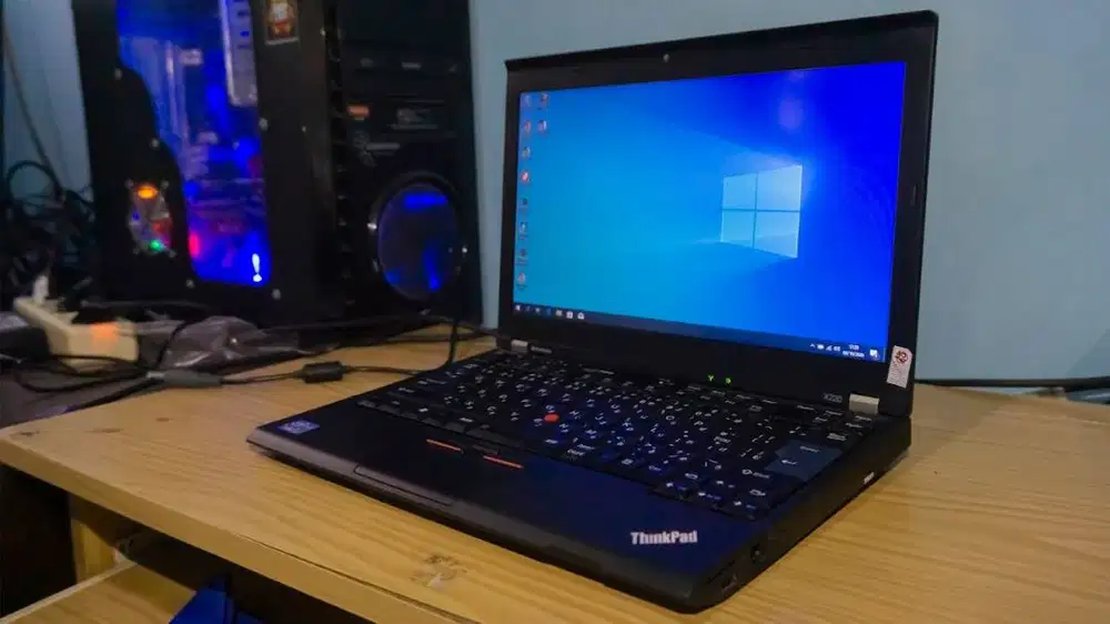 Laptop Core i5 murah Lenovo thinkpad X220 Ram 4gb gen 2 layar 12 inch