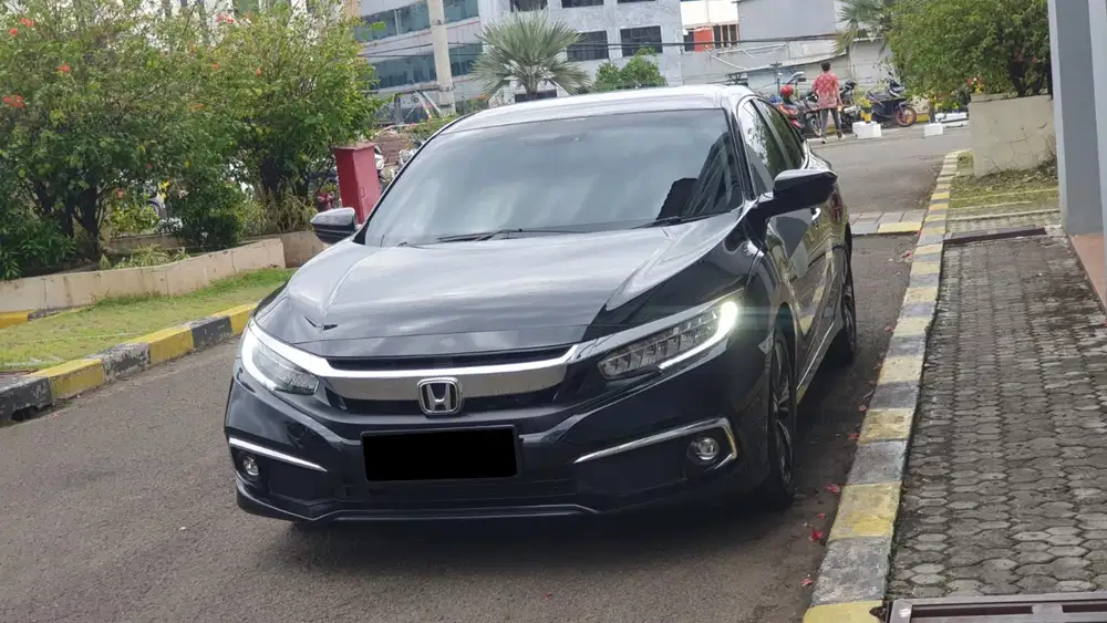 Km46rb honda civic turbo es sedan 2019 hitam pajak panjang