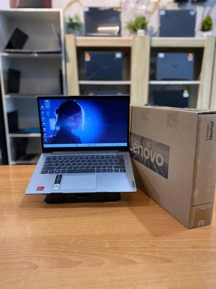 LENOVO IDEAPAD AMD ATHLON SILVER 7120 FULLSET 8GB-SSD 256GB FULLSET