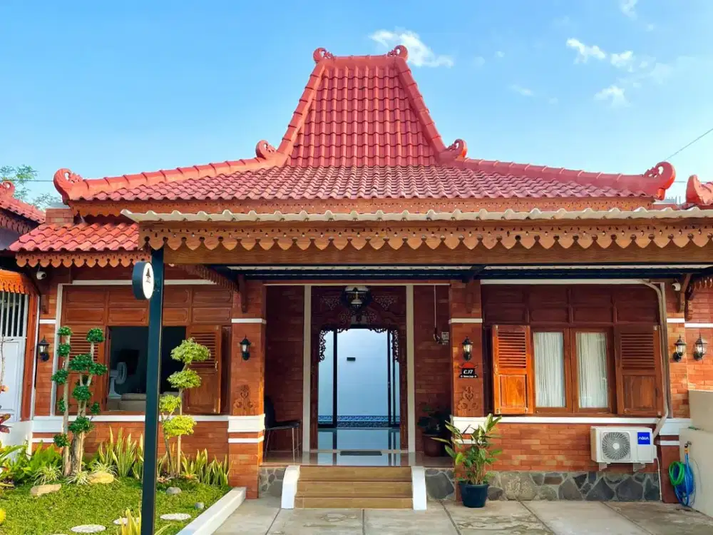 DISKON 50 JT! RUMAH JOGLO KLASIK SELANGKAH DARI CANDI PRAMBANAN