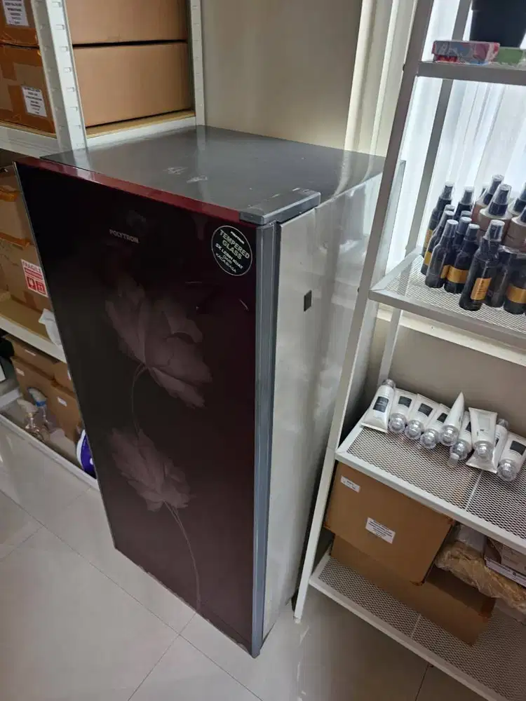 Kulkas 1 pintu polytron ex salon tdk dipakai lagi
