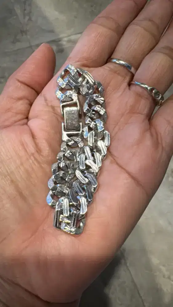 Terima jual emas dan berlian dari toko lain