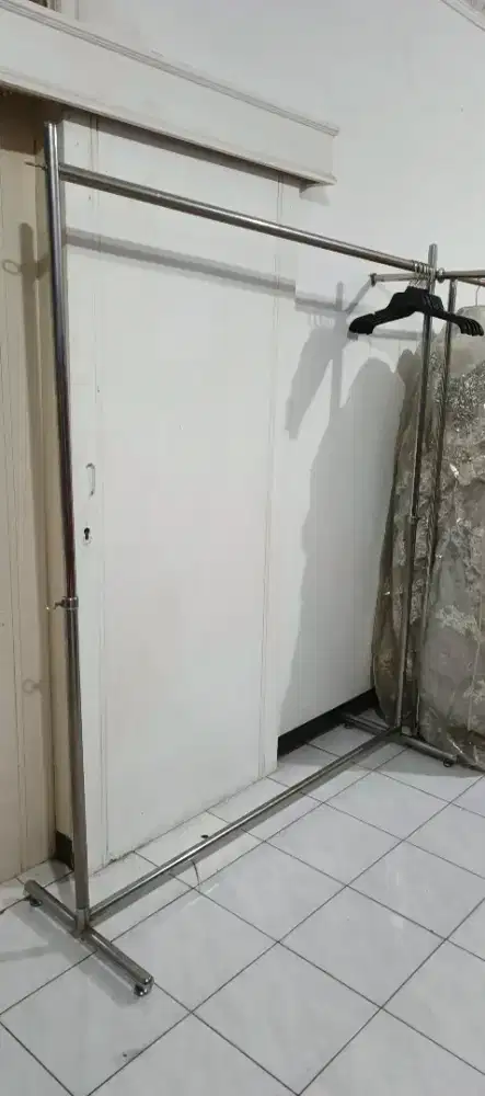 Gantungan Baju Dua Macem