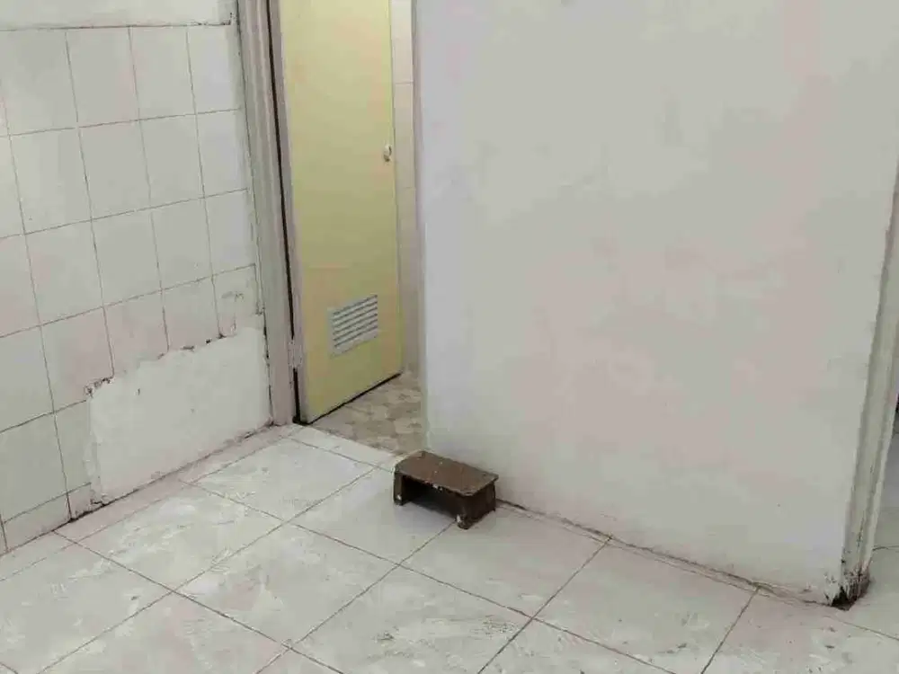 jual rumah hitung tanah saja masih siap huni Pondok Tjandra