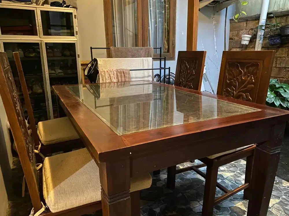 Meja makan kayu jati ukuran 160x100cm + 4 kursi