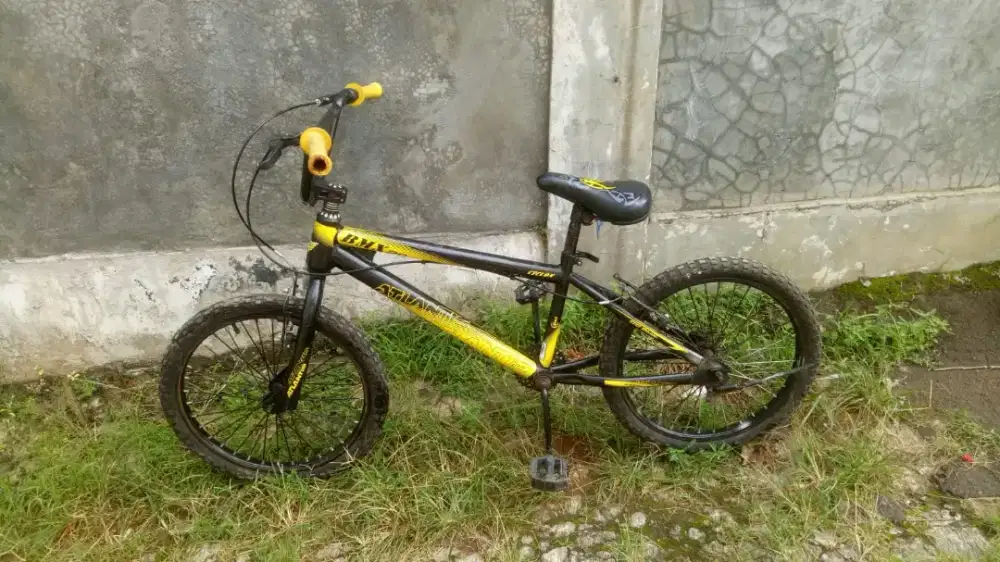 Sepeda BMX 20 mulus tinggal pake rante ad bru blm dipasang