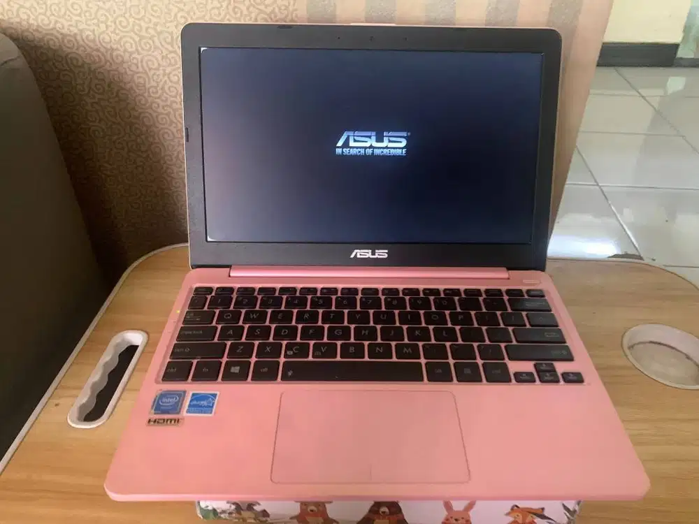 LAPTOP PELAJAR VIVOBOOK ASUS E203MAH