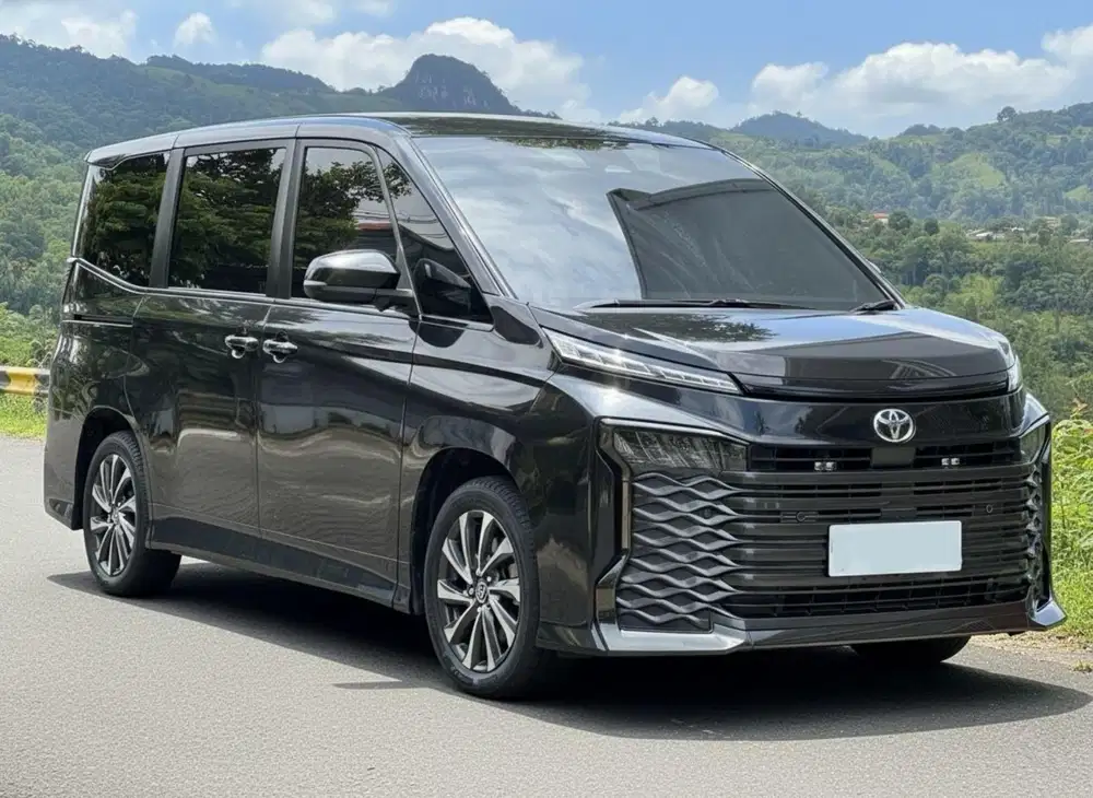 Toyota Voxy 2.0 CVT.Terwat