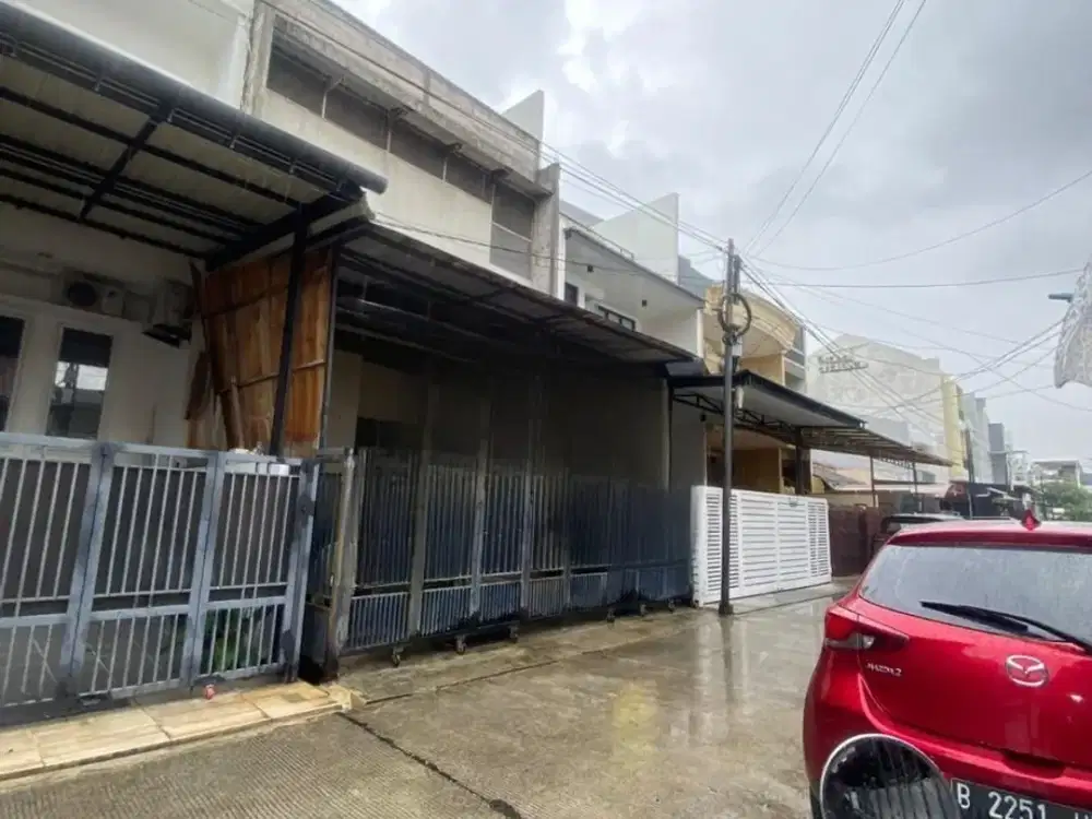 Murah !! DIJUAL RUMAH 2,5 LANTAI DI JANUR KUNING II BELUM 100% SELESAI RENOVASI