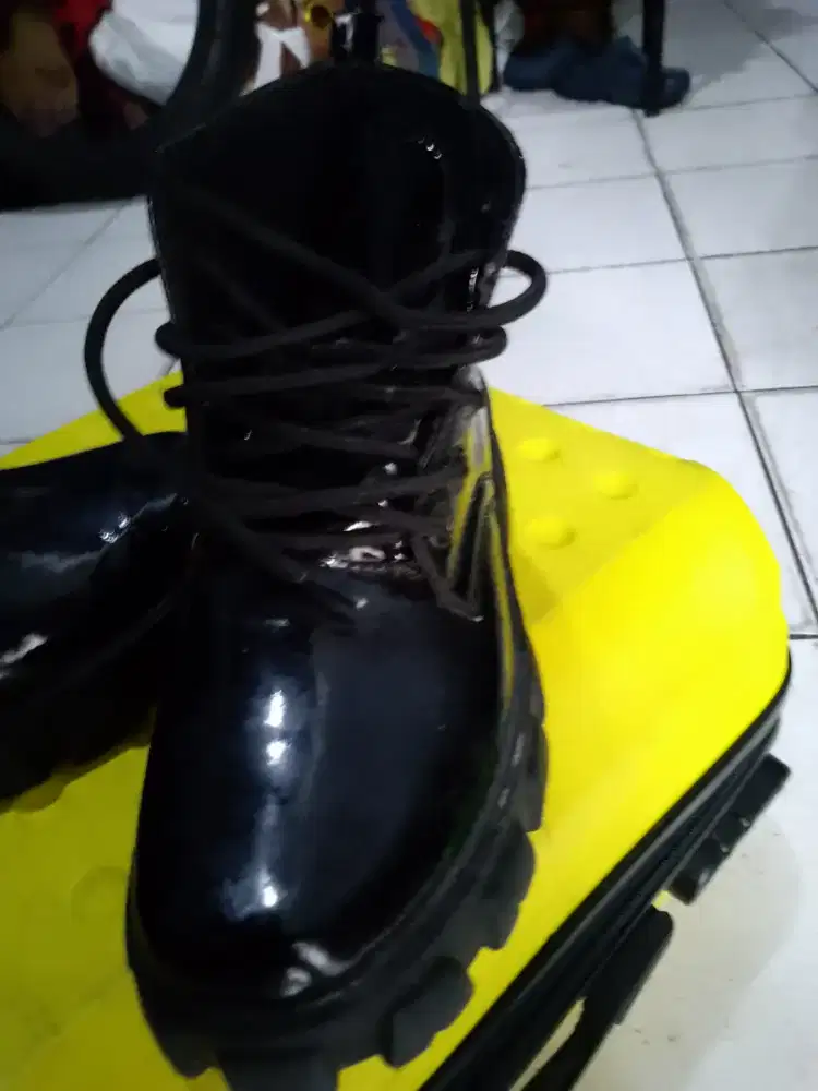 BOOT wanita msh seperti baru hnya 2x pakai kekecilan no.37 bgs