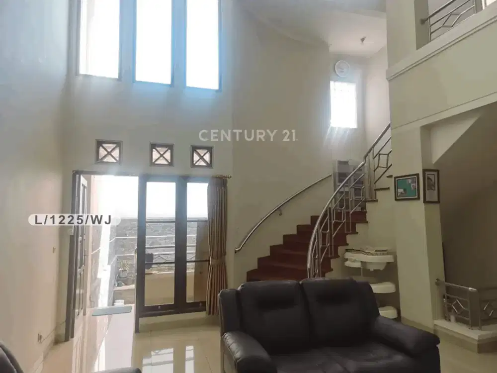 Rumah 2 Lantai Nyaman Dan Siap Huni Di Istana Regency Bandung