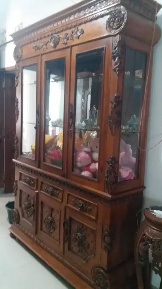 Lemari hias jati 3 pintu jumbo