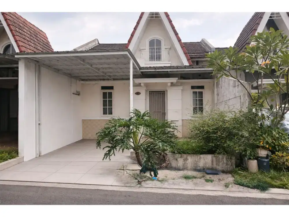 DISEWA RUMAH TAHUNAN SEMI FURNIS HARGA NEGO SIAP HUNI SENTUL CITY SSR911