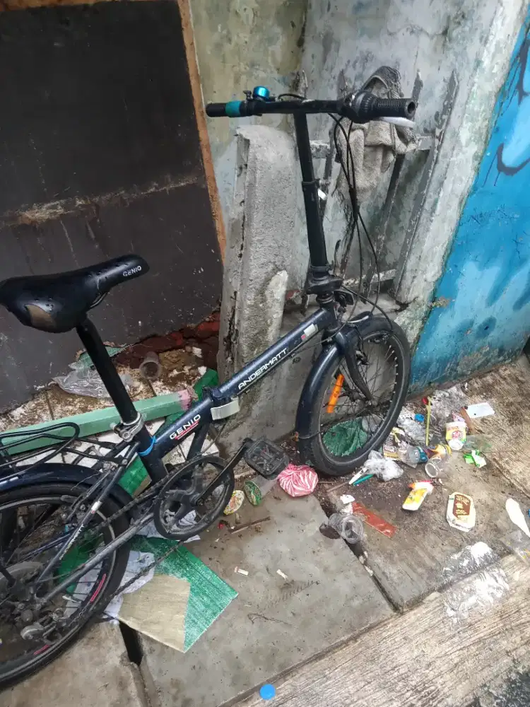 Sepeda lipat Genio dewasa siap gowes