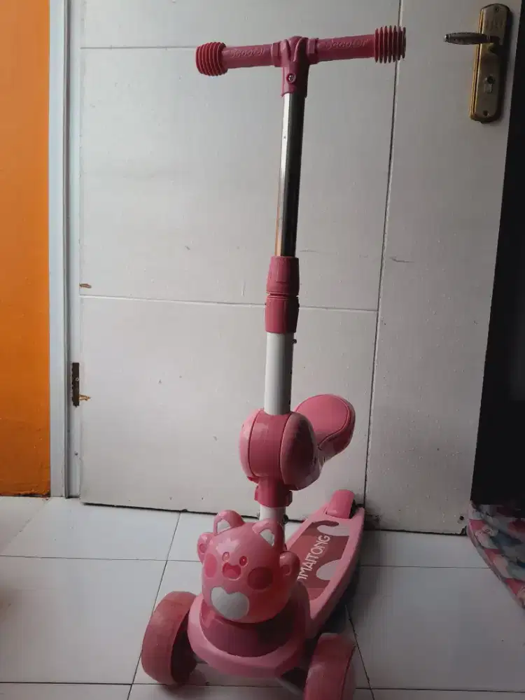 Skuter anak 3-8tahun (hanya di pakai 3 hari)