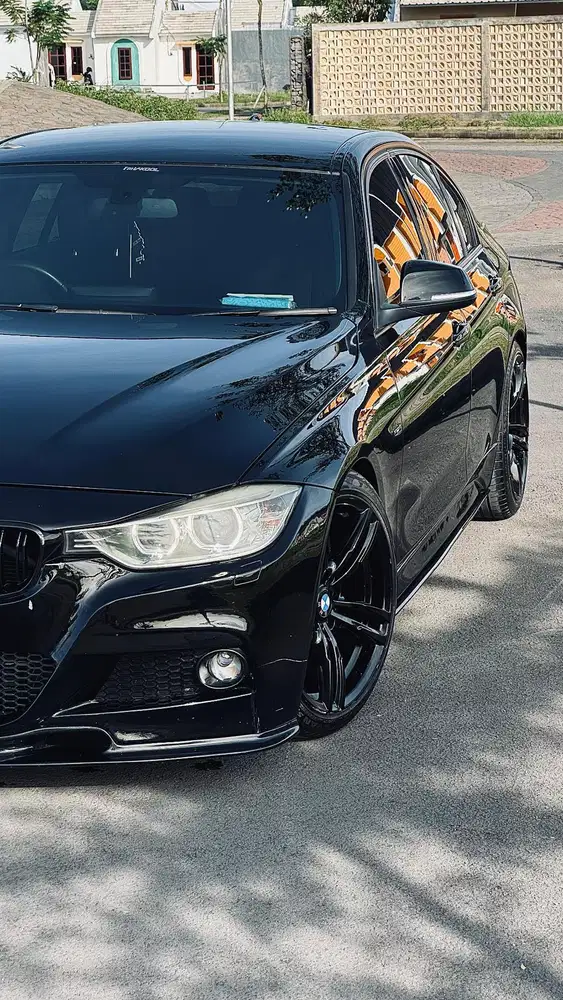 ISTIMEWA !!! BMW 320i 2015 Bensin