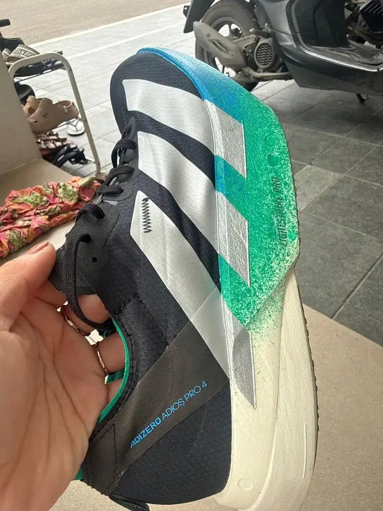 Dijual sepatu lari adizero adios pro 4 M, original!