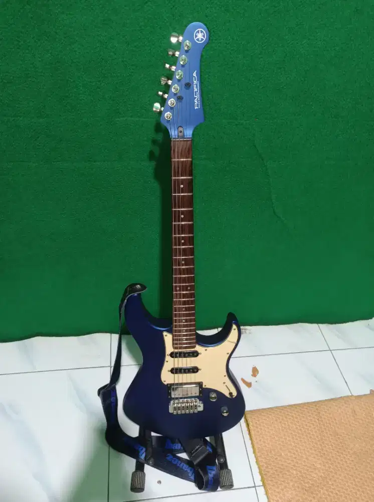 Gitar LISTRIK YAMAHA PAC612VIIX