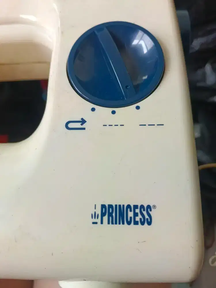 Mesin jahit portable bekas Princess