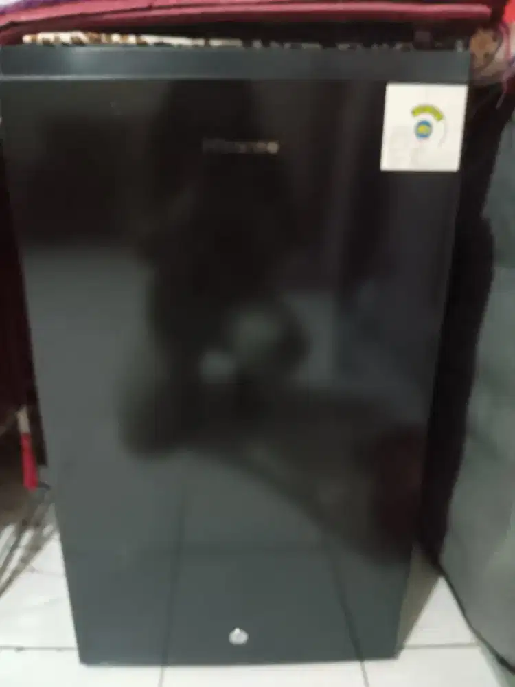 Kulkas hisense 91 liter 80 watt (1jt nego)
