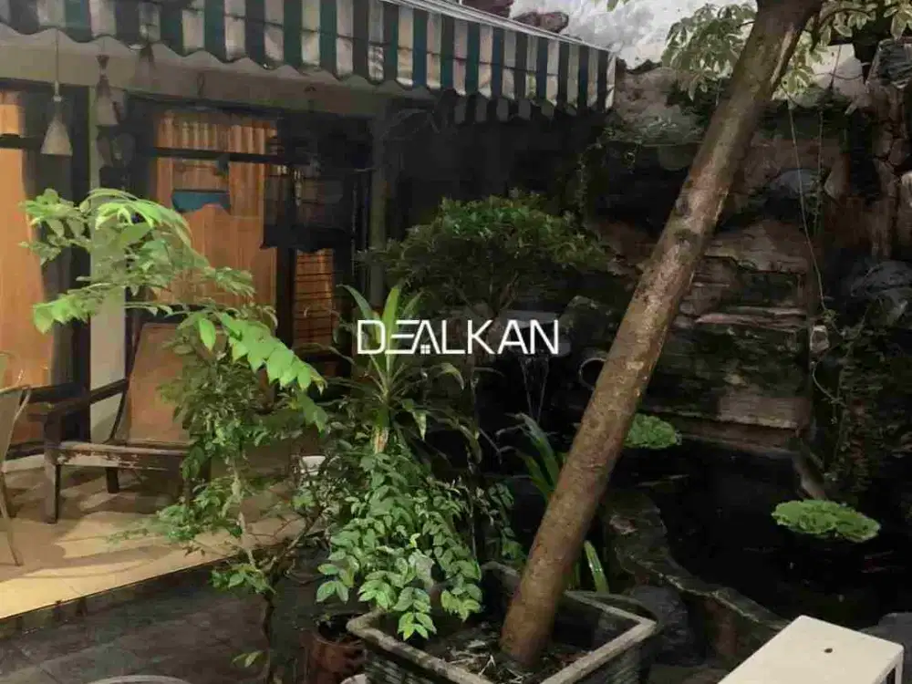 Dijual Rumah 2 Lantai, 0 Jalan di Mulyosari
